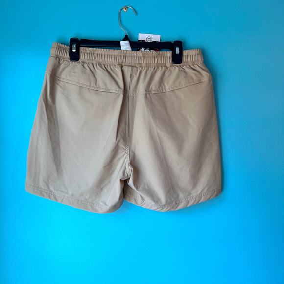 New! Gradual Athletic Shorts Womens Size XL 4 Way Stretch Breathable Fabric NWT! - Picture 3 of 6